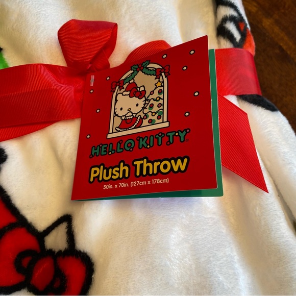 Sanrio Hello Kitty (HK) Christmas Plush Throw Blanket 50” x 70” - Picture 7 of 7